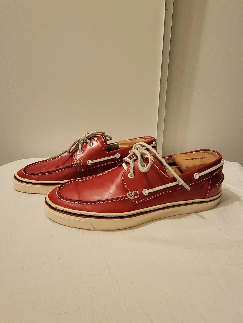 Gucci Red Leather Men's Boat Shoes with Cream and Navy Trim